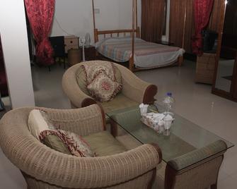 Arunima Resort Golf Club - Tona - Habitación
