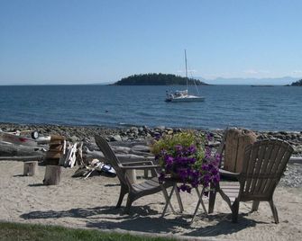 Sechelt Oceanfront Suites - Sechelt - Pláž