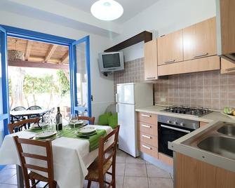 Ground floor villa with barbecue for 5 guests Pt48 - Torre Dell'Orso - Cucina