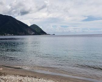 Roseau Hostel Bed 2 · Roseau Hostel & Beach Front Property - Roseau - Beach