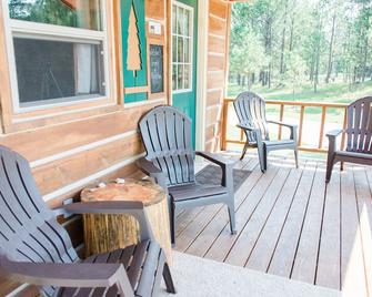 The Cabin At Dakota Dream B&b. Quiet, Secluded, Close To Downtown Custer - Custer - Innenhof