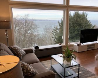 Romantic Spacious Suite With Salish Sea - Seattle - Living room