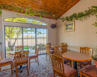 Royal Holiday Motel by Belvill - Gallup - Restoran