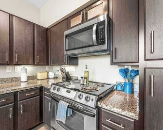 Fun Soco 1BR King Suite w Gympickleballlaundry - Austin - Cuisine