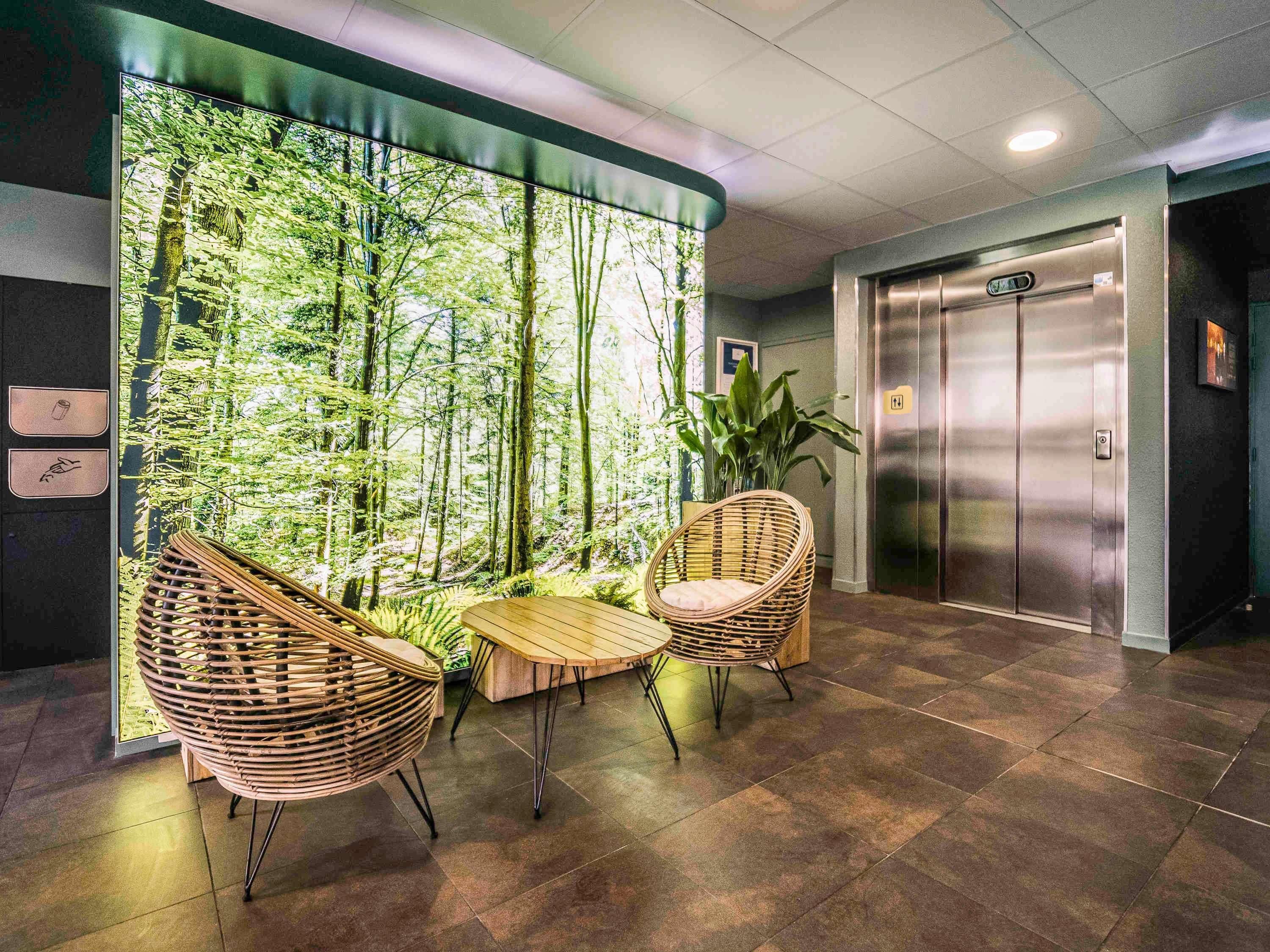 إيبيس بدجيت بوردو إيوربورت