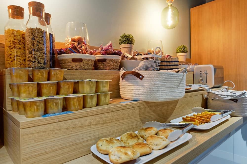 Kyriad Direct Saint Brieuc - Parc Des Expositions - Tregueux - Buffet