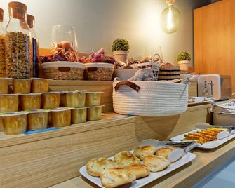 Kyriad Direct Saint Brieuc - Parc Des Expositions - Tregueux - Buffet