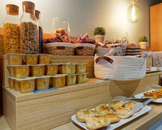 Kyriad Direct Saint Brieuc - Parc Des Expositions - Tregueux - Buffet