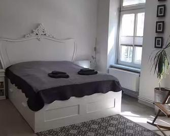 City-Apartment 1 - Schwerin - Schlafzimmer