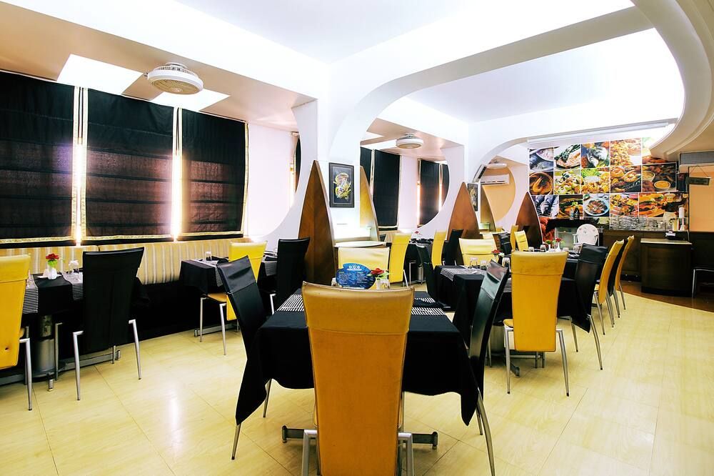 Hotel Gurukripa Daman - Daman - Restaurace