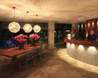 Sun City Apartments & Hotel - Side