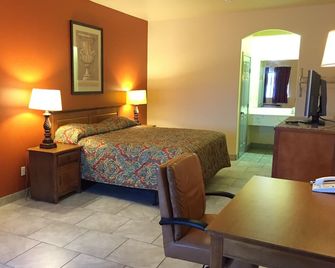 Boca Chica Inn & Suites Brownsville - Brownsville - Bedroom