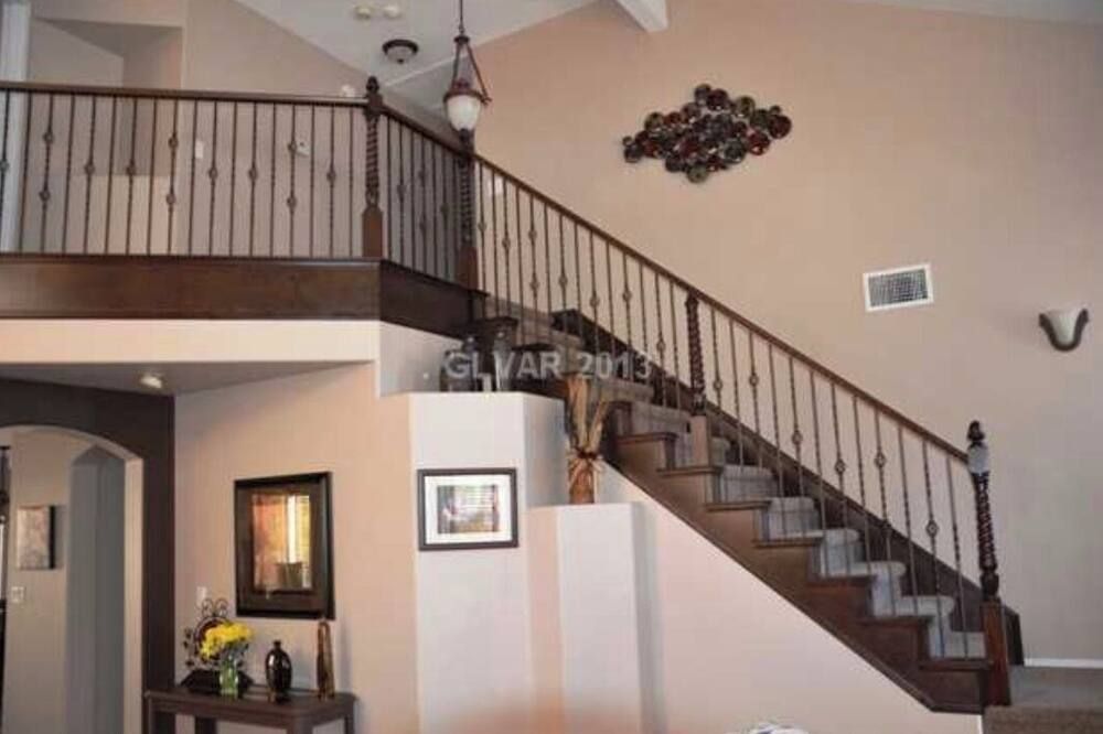3-bedroom house in superb Las Vegas with AC, WiFi. Enjoy your stay - לאס וגאס - מדרגות