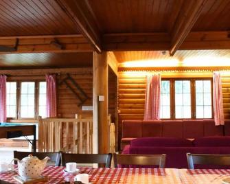 Charming chalet surrounded by nature in Durbuy - Barvaux-sur-Ourthe - Living room