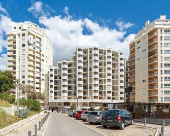 Bright 1bdr Apartment With Sea View By Lovelystay - Armação de Pêra - Gebäude