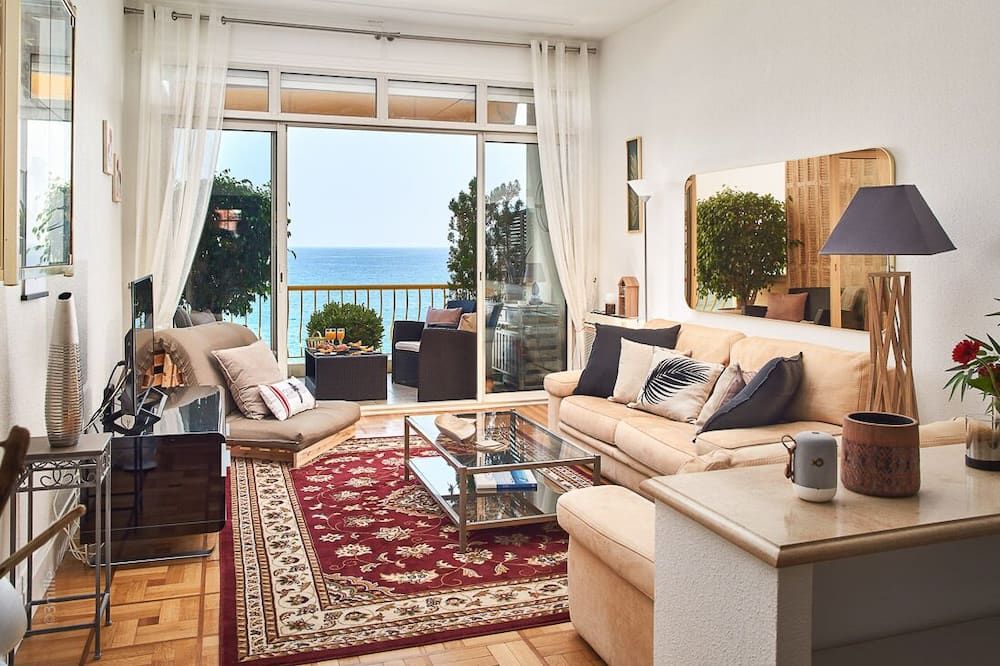 Sunlight Properties - 'Maryland ' - Sea Front - Nice - Huiskamer