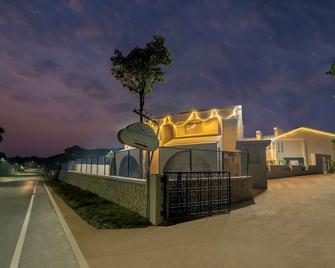 ساروفار بورتيكو سريناغار - سريناجار - مبنى