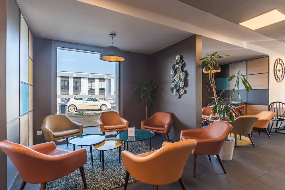 B&B HOTEL Chartres Océane - שארטרה