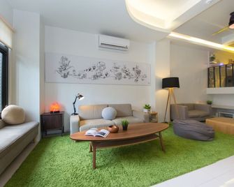 Simple Travel B&b - Wujie Township - Sala de estar