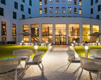 Motel One Brussels - Bryssel - Uteplats