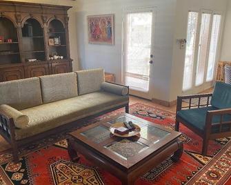 Classic Charming Hacienda - Palm Springs - Sala de estar