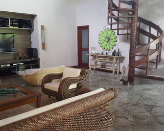 Wonderful house in the condominium Porto Frade - انغرا دوس ريس - غرفة معيشة