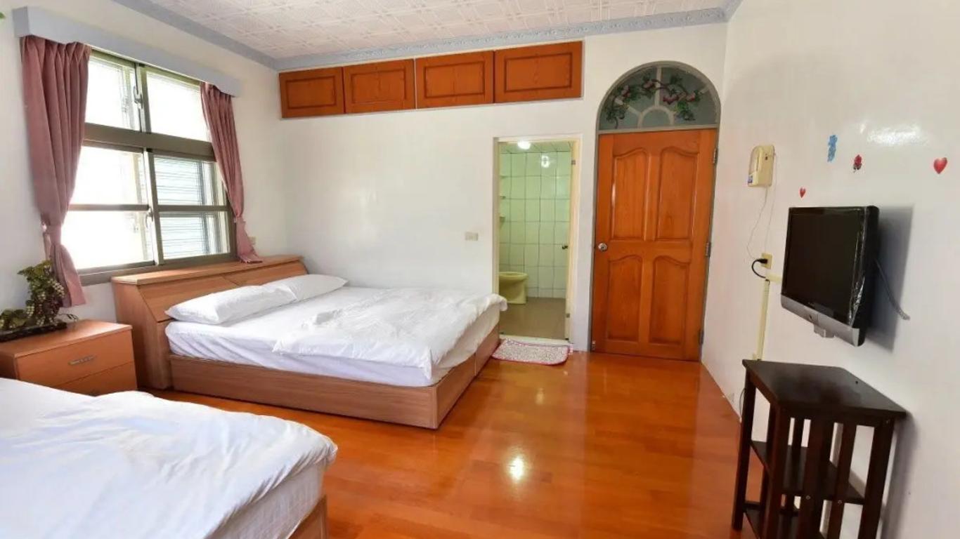 يو يو ما ان بد آند بريكفاست