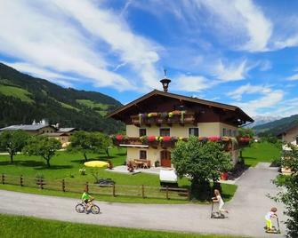 Bio-Bauernhof Reiterhof - Sankt Johann im Pongau - Budynek