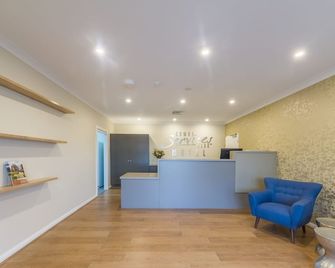 Club Cowra Motel - Cowra - Front desk