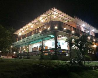 Baanapa Erawan - Ban Tha Thong Mon - Edificio