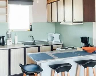 Charming 2-bedroom Apartment Close to Amenities - Porto Cheli - Keuken