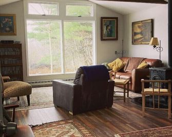 Cottage in the Clouds With Mountain Views - New Lebanon - Sala de estar