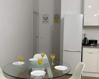 Aluche Aparment C - Madrid - Comedor
