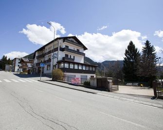 Hotel Migliorati - Castione della Presolana - Bygning