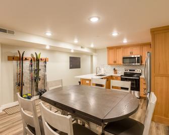 Gorgeous brand new 2BR unit, sleeps 6. Amazing ski location! - Salt Lake City - Kitchen