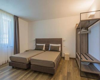 Insula Felix - Deluxe Double or Twin Room - Moniga del Garda - Slaapkamer