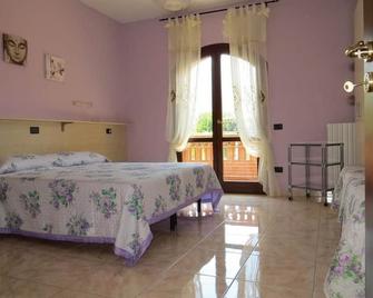 B&B Maison Fleurie - Montoro Superiore - Habitación