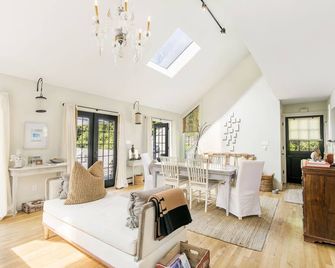 Designer home in a prime location - Close to wineries and Ocean Beaches - Sagaponack - غرفة معيشة