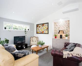 Armidale Cottage - Armidale - Living room