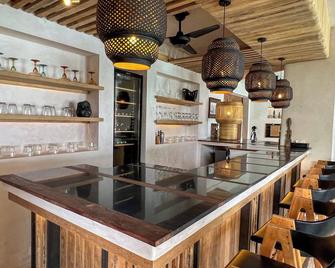 Sunset Point Paradise - Exclusive cliffside villa with ocean views - Denpasar - Bar