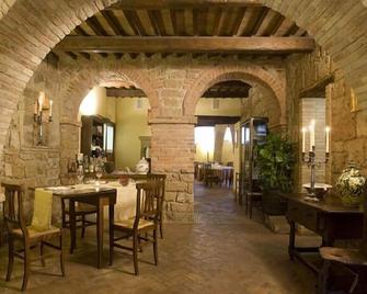 Locanda della Taverna Etrusca - Sovana - Comedor