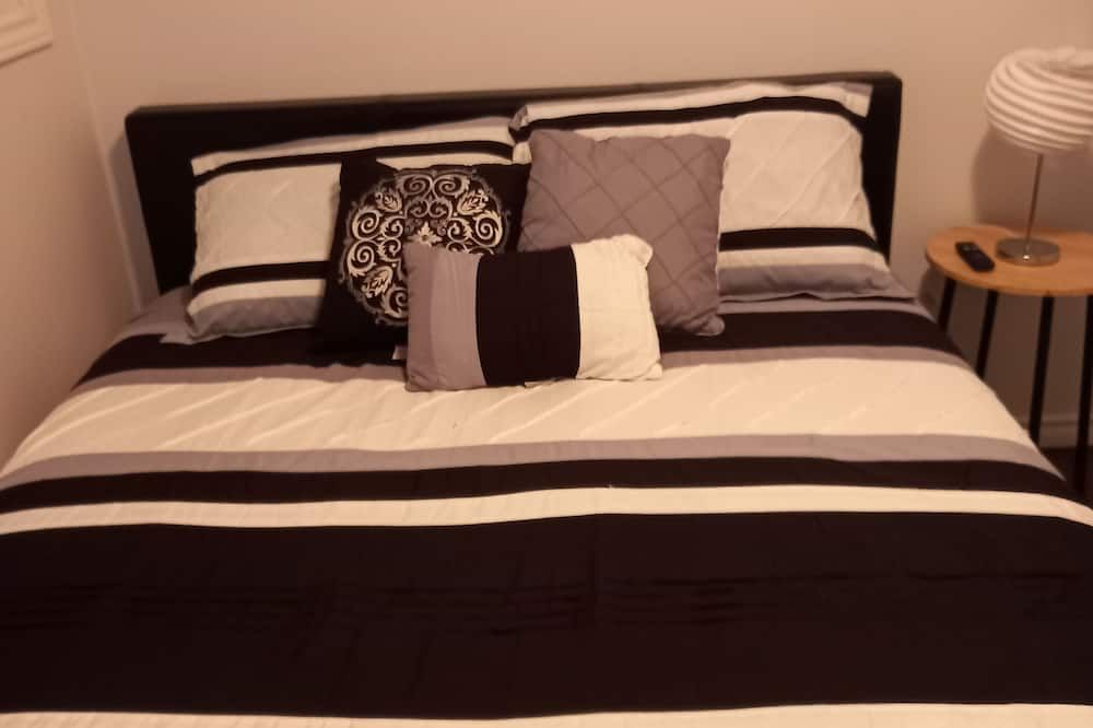 Gorgeous 2 story suite 1 Bedroom, perfect for you. - Ajax - Ložnice
