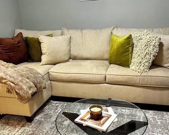 Charming 2-bedroom apartment in awesome Boston with WiFi - Boston - Living room