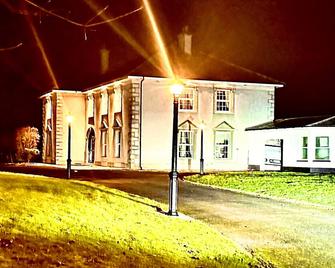 Summer Sale! Beakstown House Luxurious 5-bed Villa - Thurles - Bâtiment
