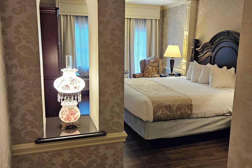 Fulton Steamboat Inn