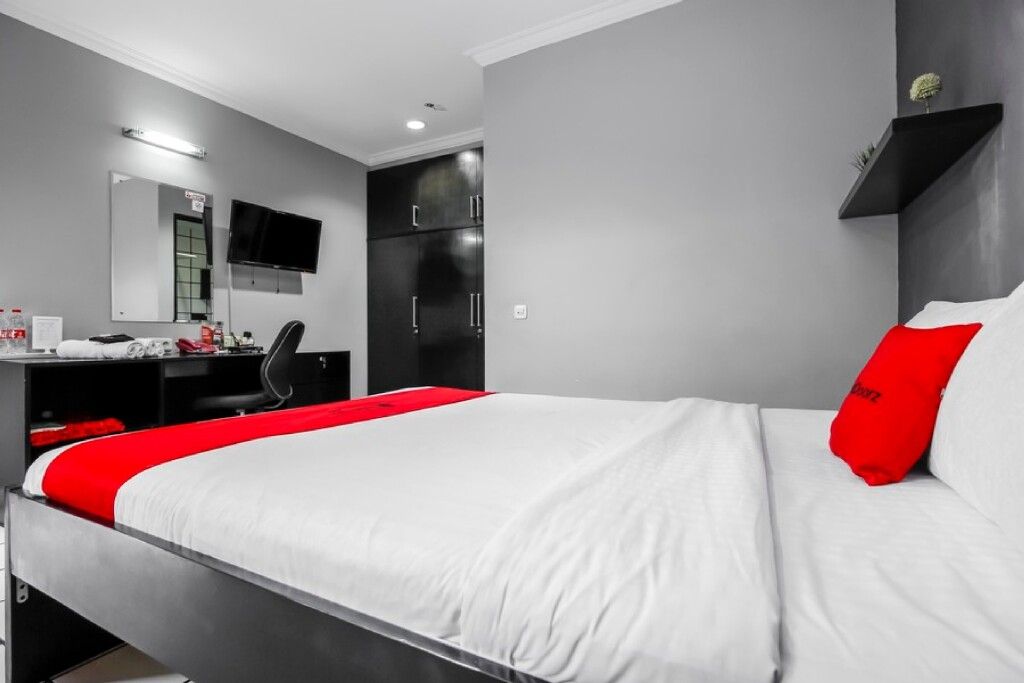 RedDoorz Plus Near Rs Fatmawati 2 - ג'קרטה - חדר שינה