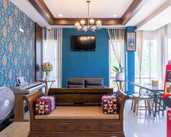 Panwalee Hotel - Khon Kaen - Sala de estar