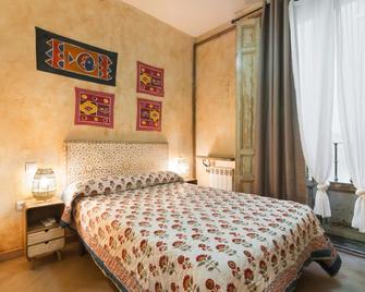 Hostal Artistic B&B - Madrid - Bedroom