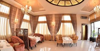 East Legend Hotel - Baku - Ravintola