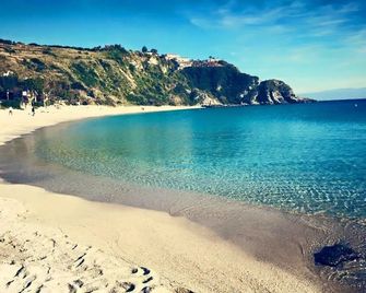 Sunshine Beach Resort - Ricadi - Playa